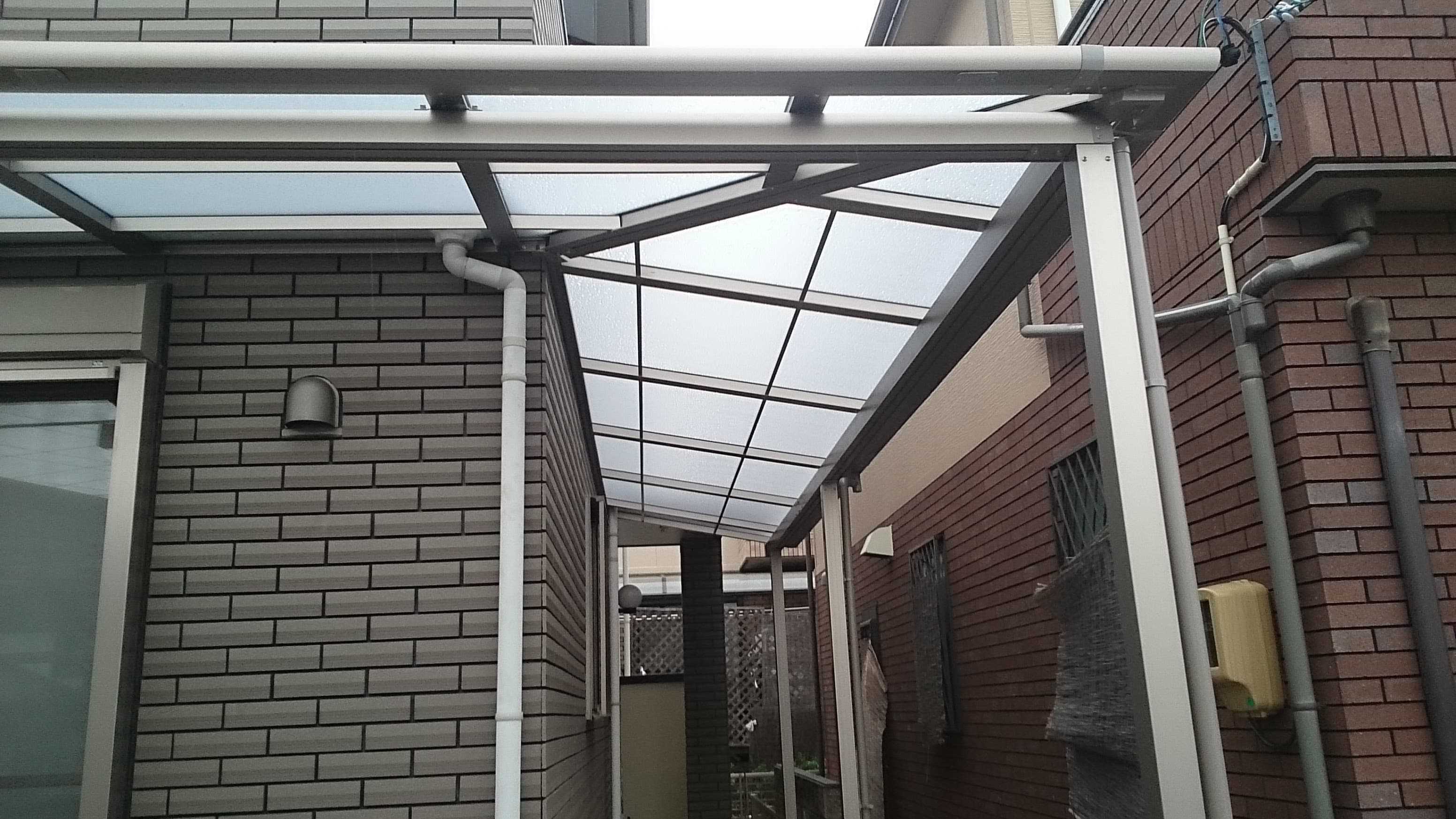 テラス新設工事 | いなべ市のエクステリア工事ならイズ美