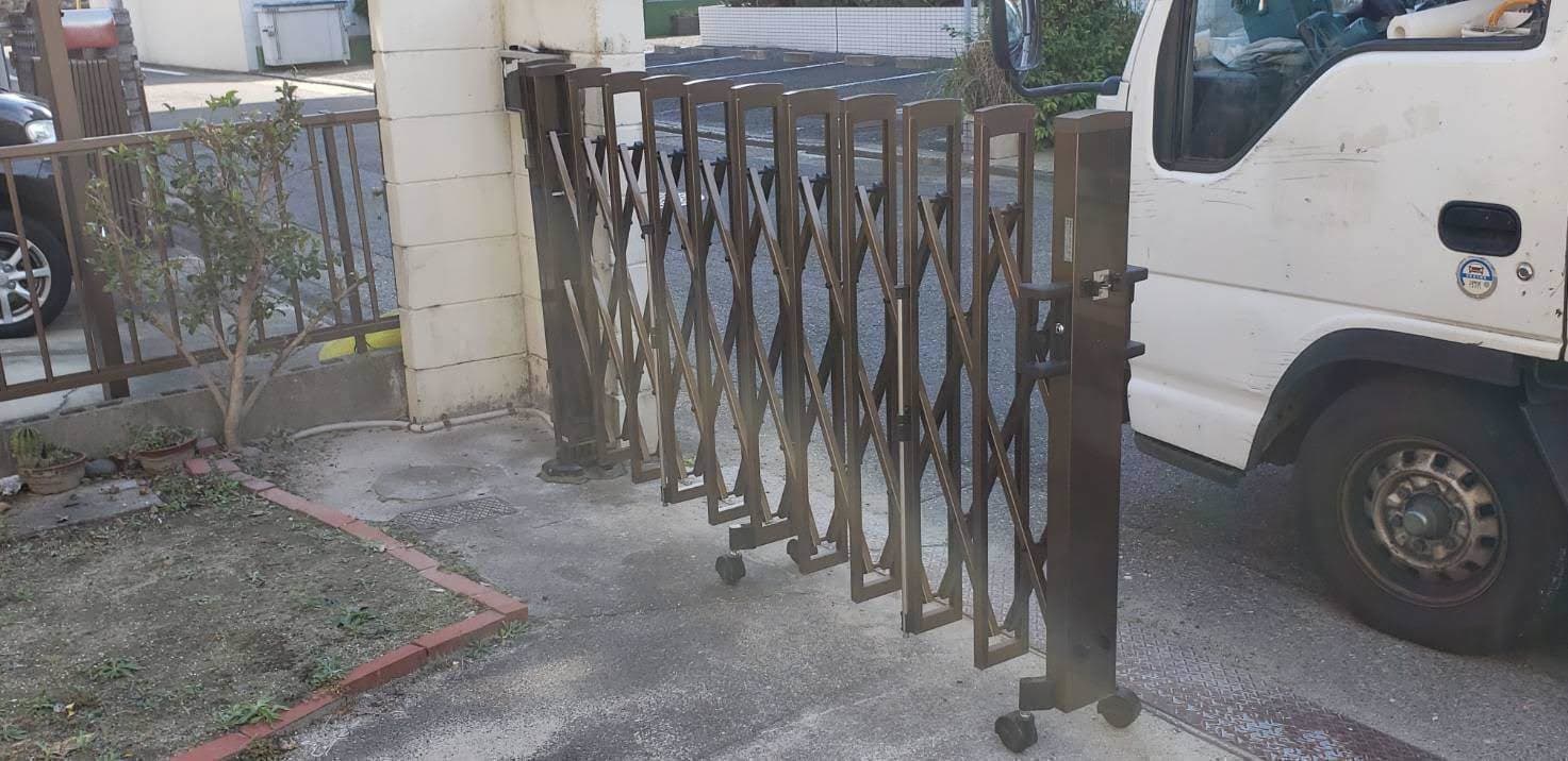 カーテンゲート取替工事 | いなべ市のエクステリア工事ならイズ美