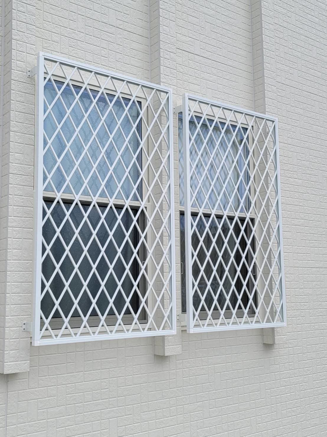 面格子設置 | いなべ市のエクステリア工事ならイズ美