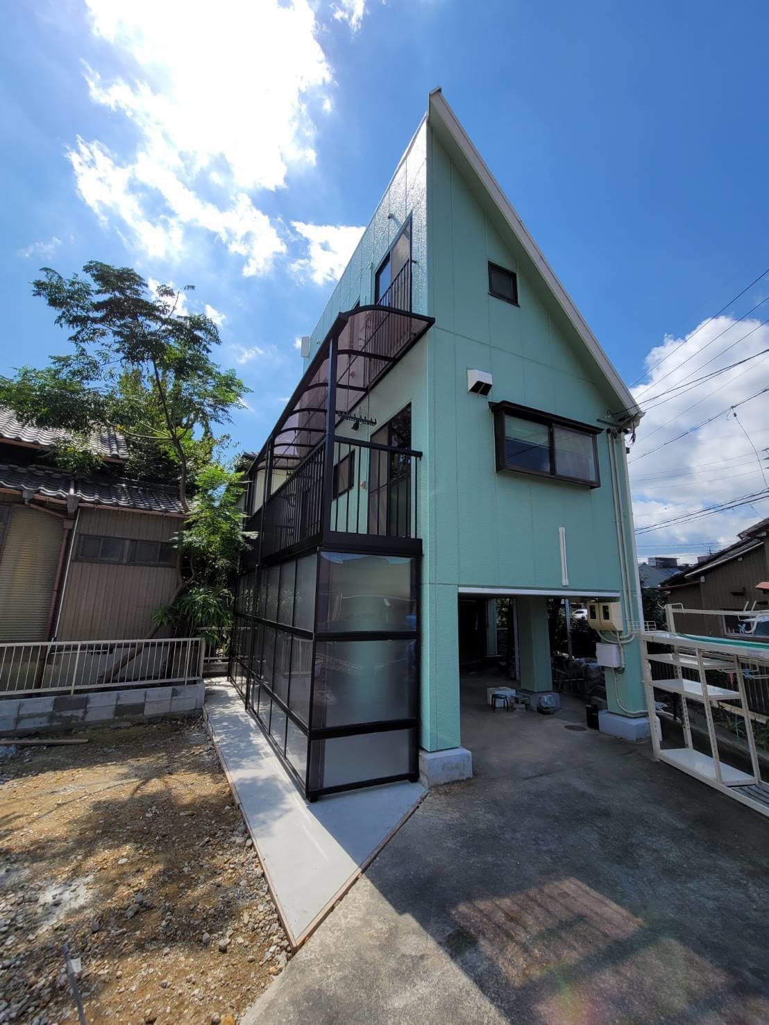 テラス設置 | いなべ市のエクステリア工事ならイズ美