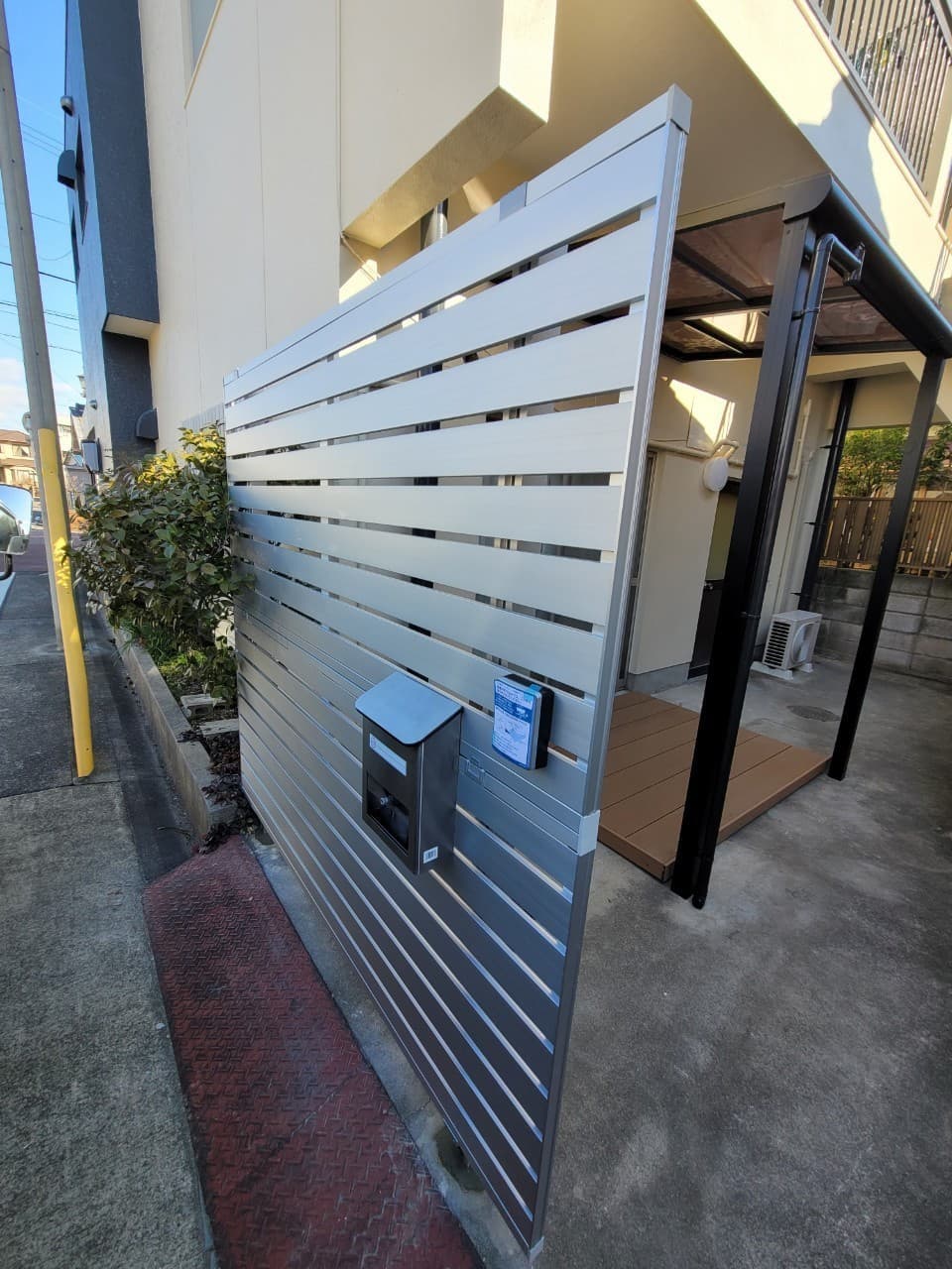 目隠しフェンス設置 | いなべ市のエクステリア工事ならイズ美