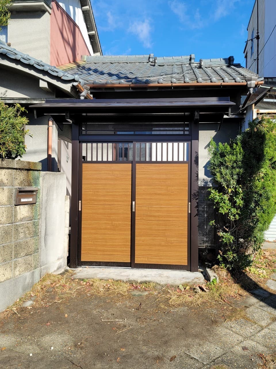 門の設置 | いなべ市のエクステリア工事ならイズ美