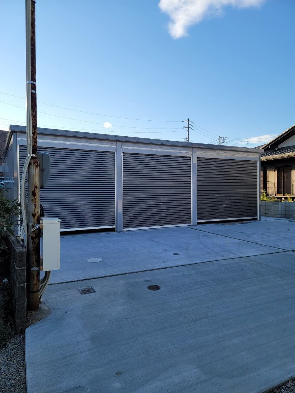 ガレージ設置 | いなべ市のエクステリア工事ならイズ美