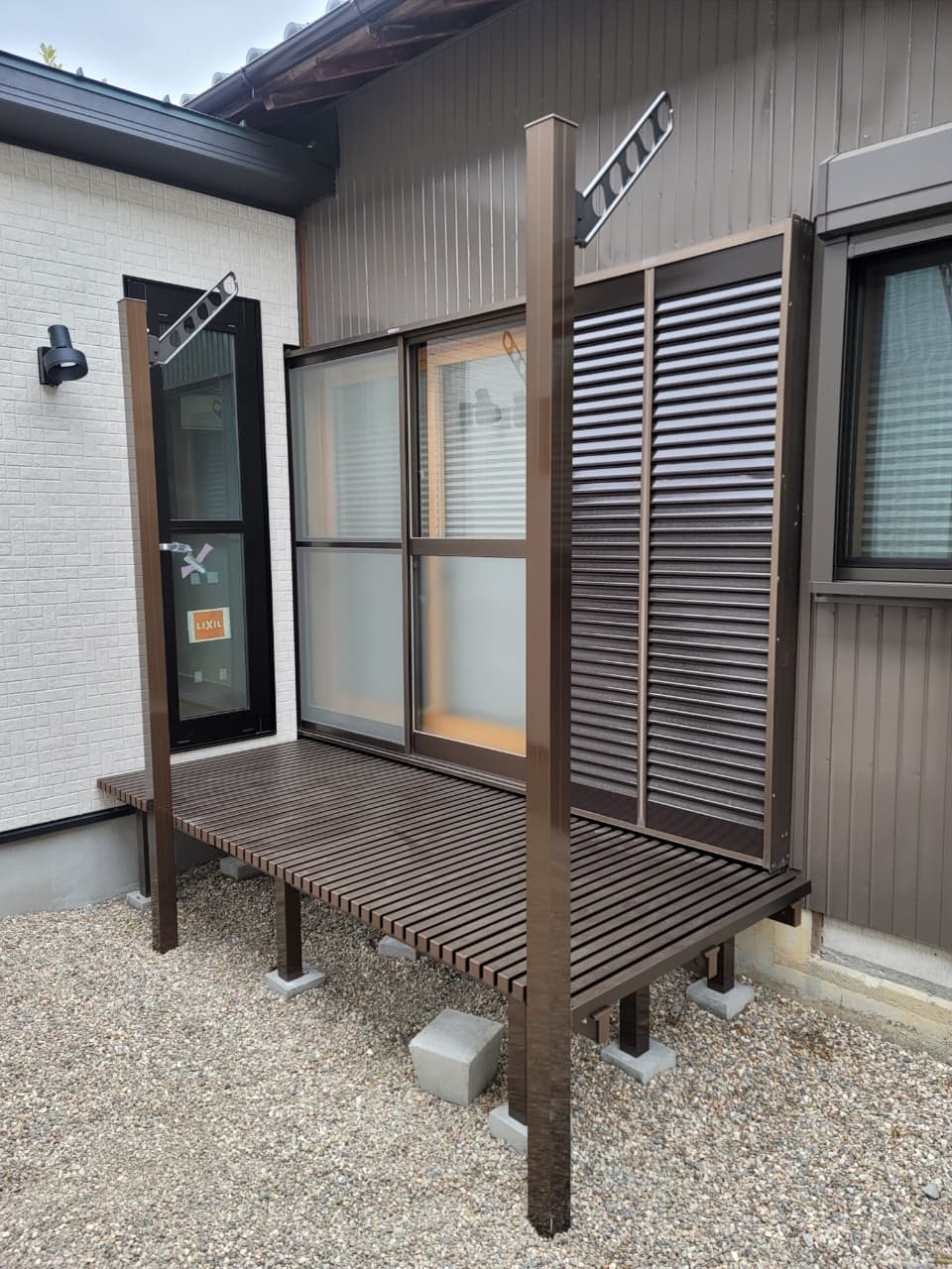 ウッドデッキ設置 | いなべ市のエクステリア工事ならイズ美