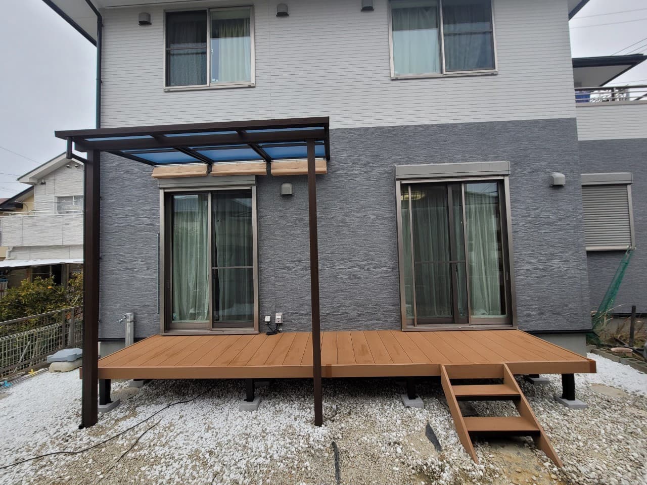 ウッドデッキ・テラス屋根設置 | いなべ市のエクステリア工事ならイズ美