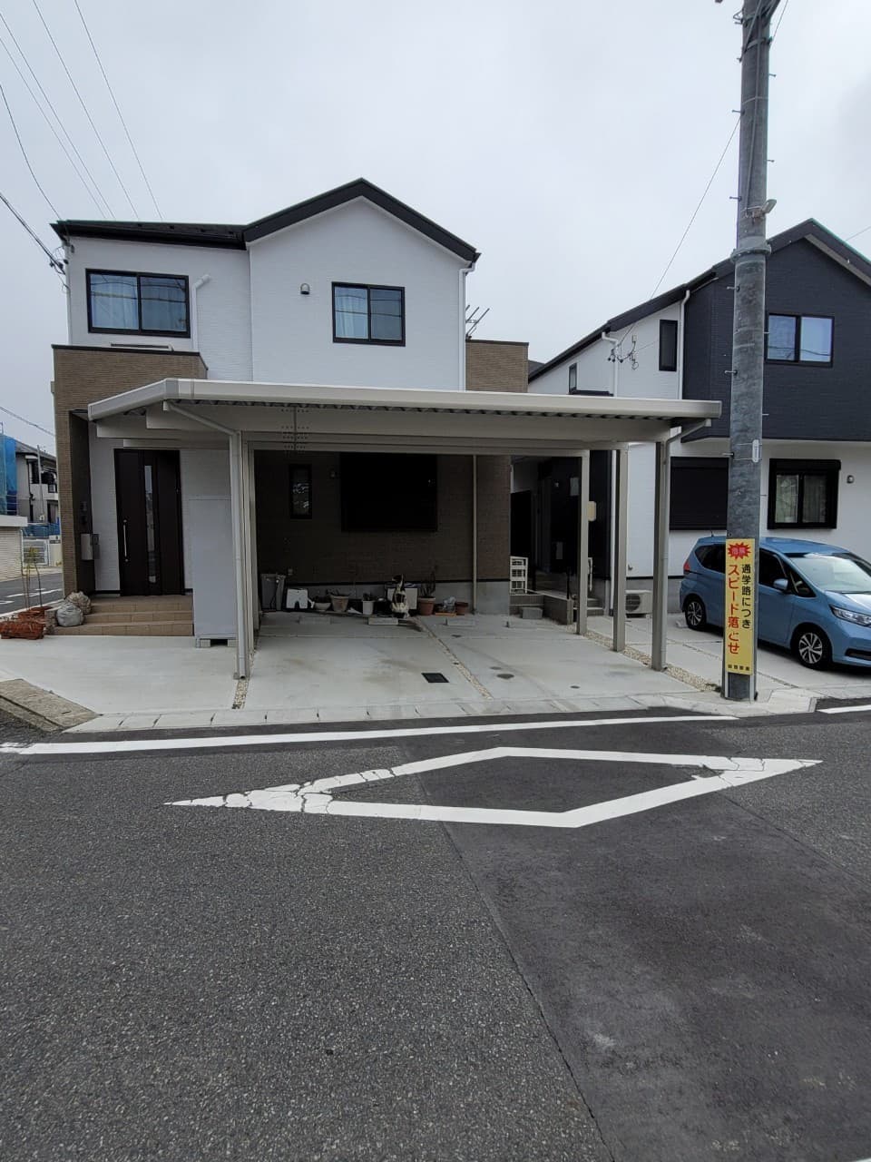 カーポート設置 | いなべ市のエクステリア工事ならイズ美