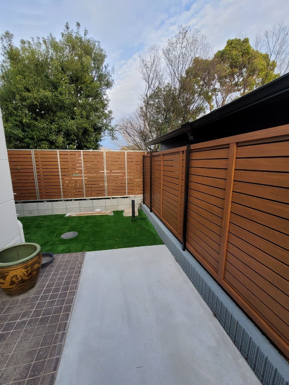 目隠しフェンス設置 | いなべ市のエクステリア工事ならイズ美