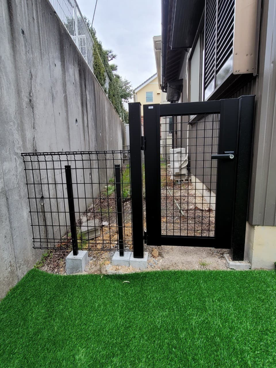 門扉・メッシュフェンス設置 | いなべ市のエクステリア工事ならイズ美